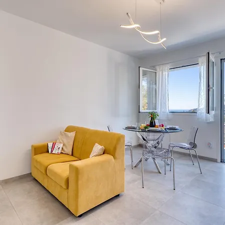 Miramare Lux Apartman *
