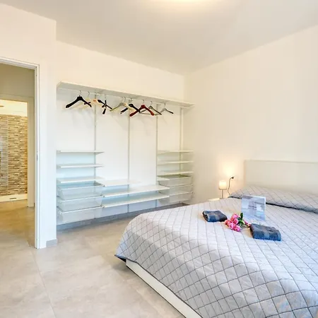 Miramare Lux Sea View - Happy Apartment